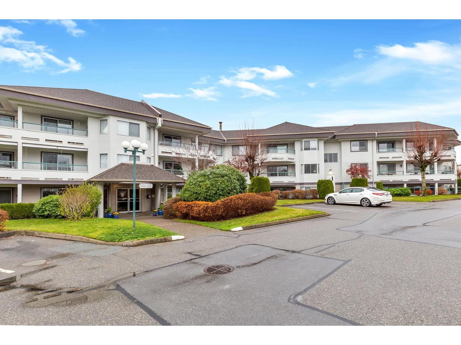 246 2451 GLADWIN ROAD