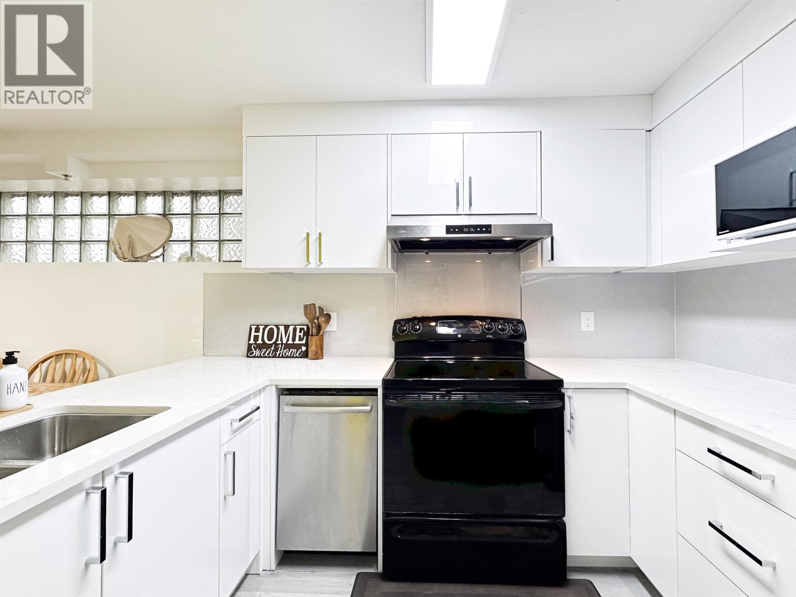 211 22356 MCINTOSH AVENUE