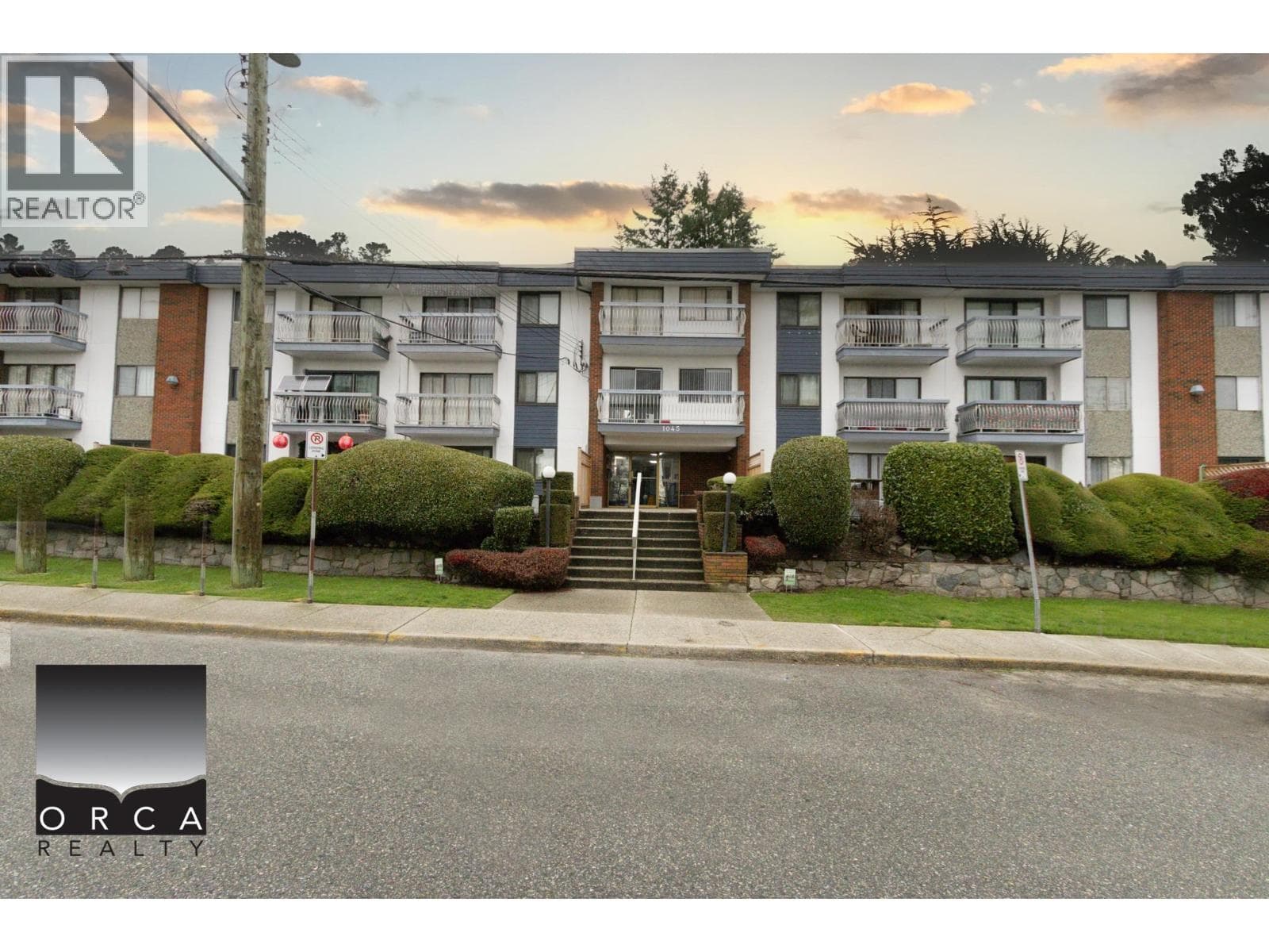 212 1045 HOWIE AVENUE