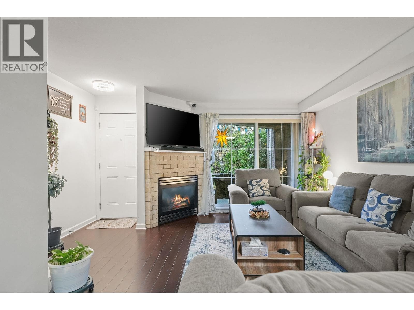 2 1383 BRUNETTE AVENUE