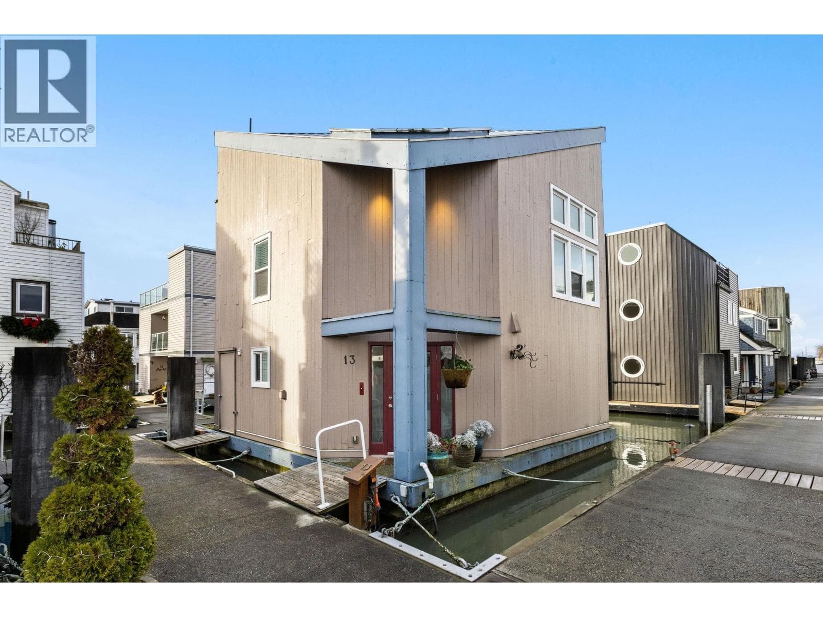 13 3459 W RIVER ROAD