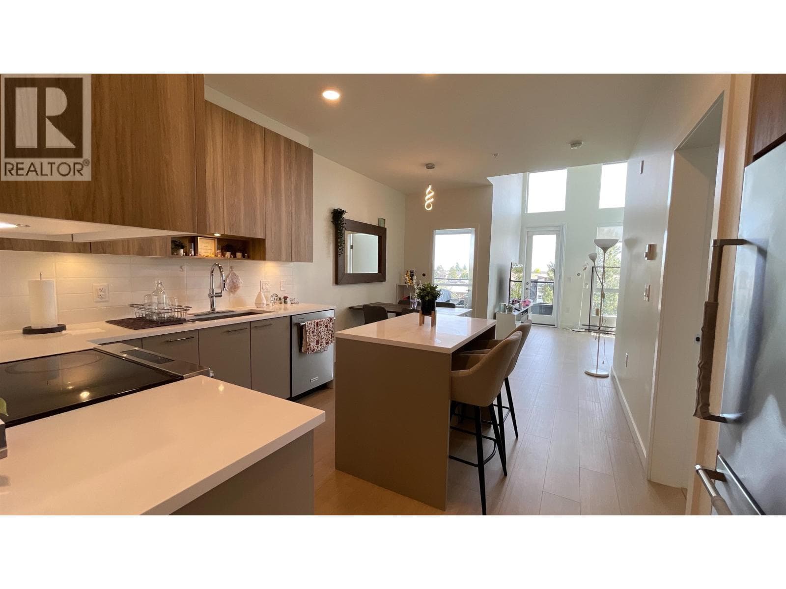 614 7599 15TH STREET