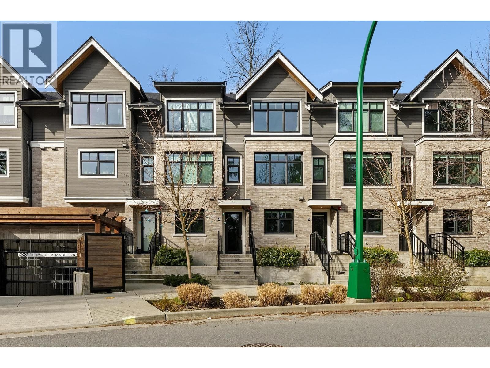 4 1960 GLENAIRE DRIVE