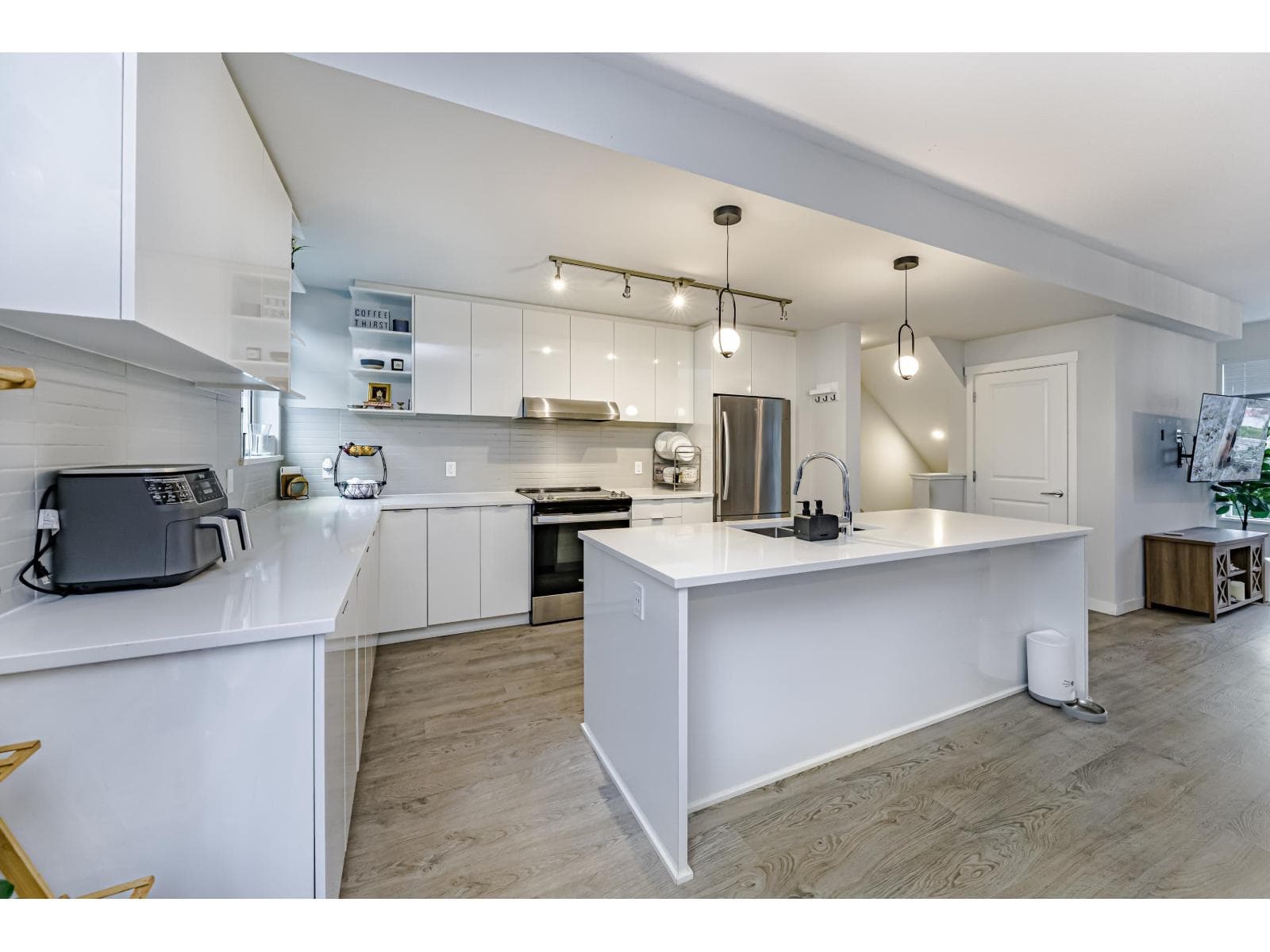 3 15151 EDMUND DRIVE