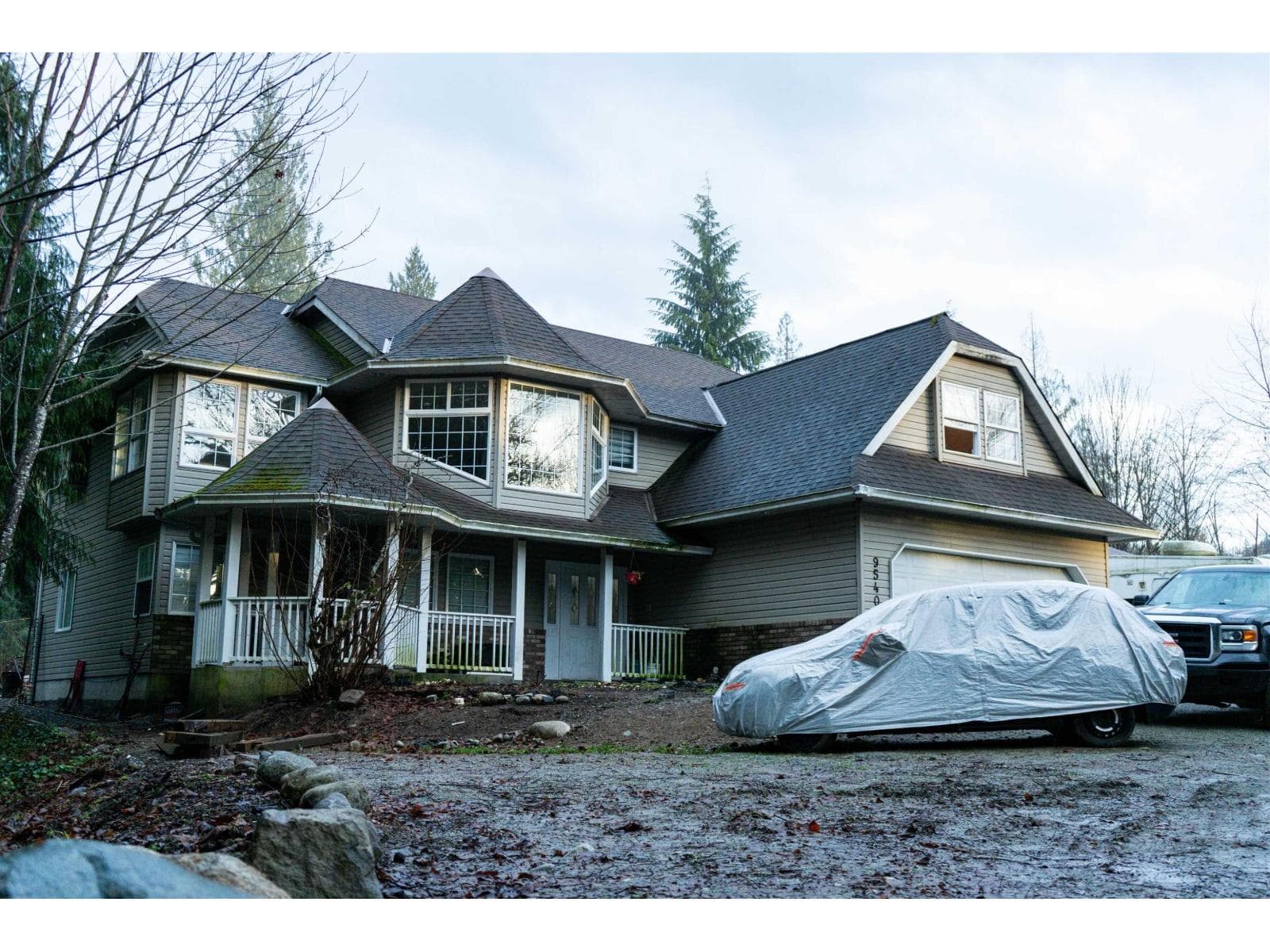 9540 WOODWARD STREET