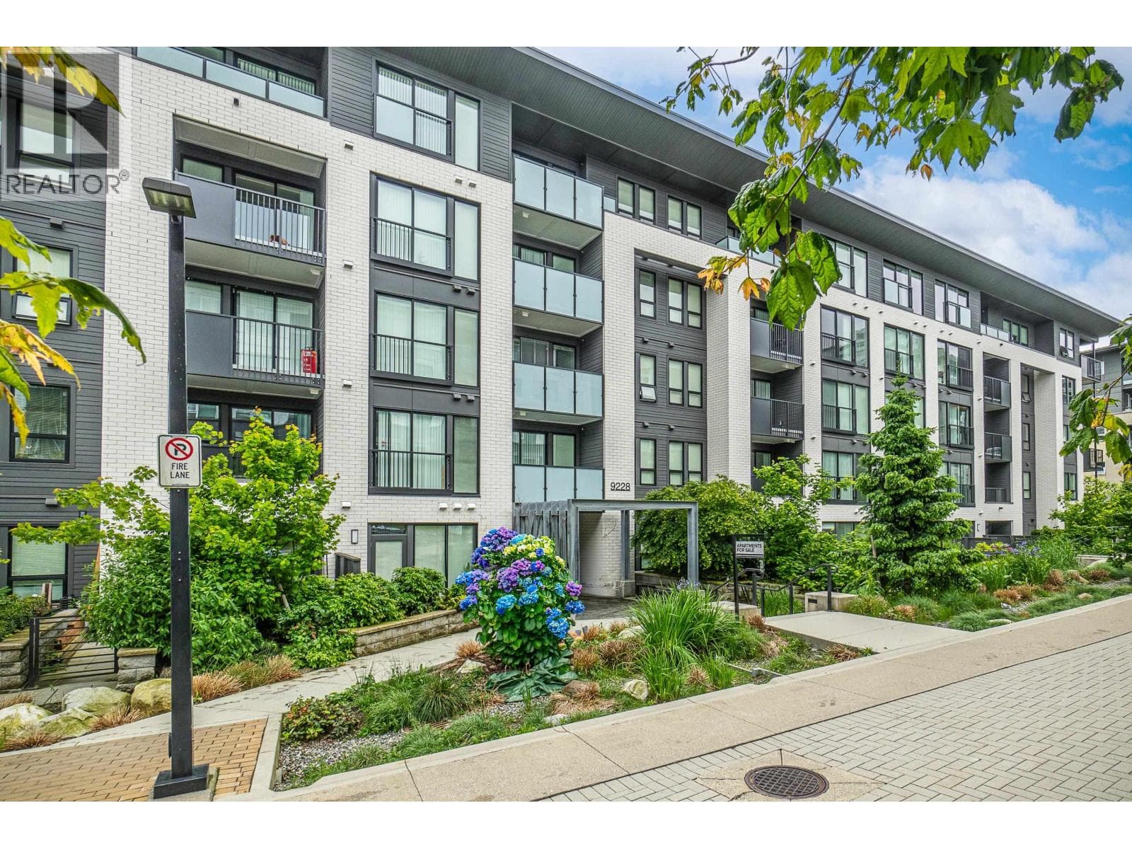 211 9228 SLOPES MEWS