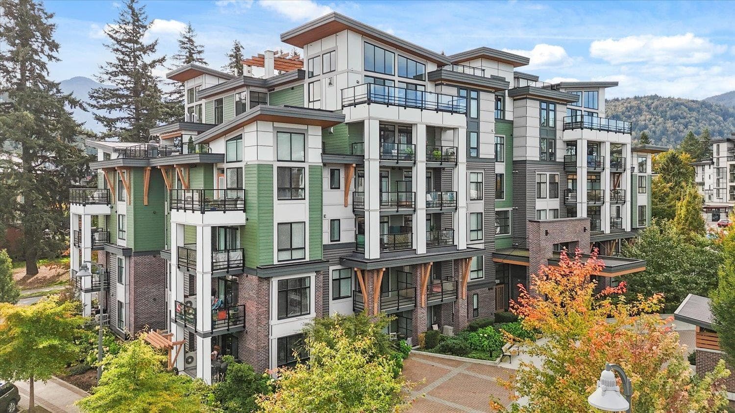 312 45510 MARKET WAY, Garrison Crossing