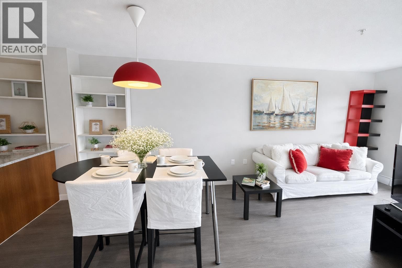 301 5775 IRMIN STREET