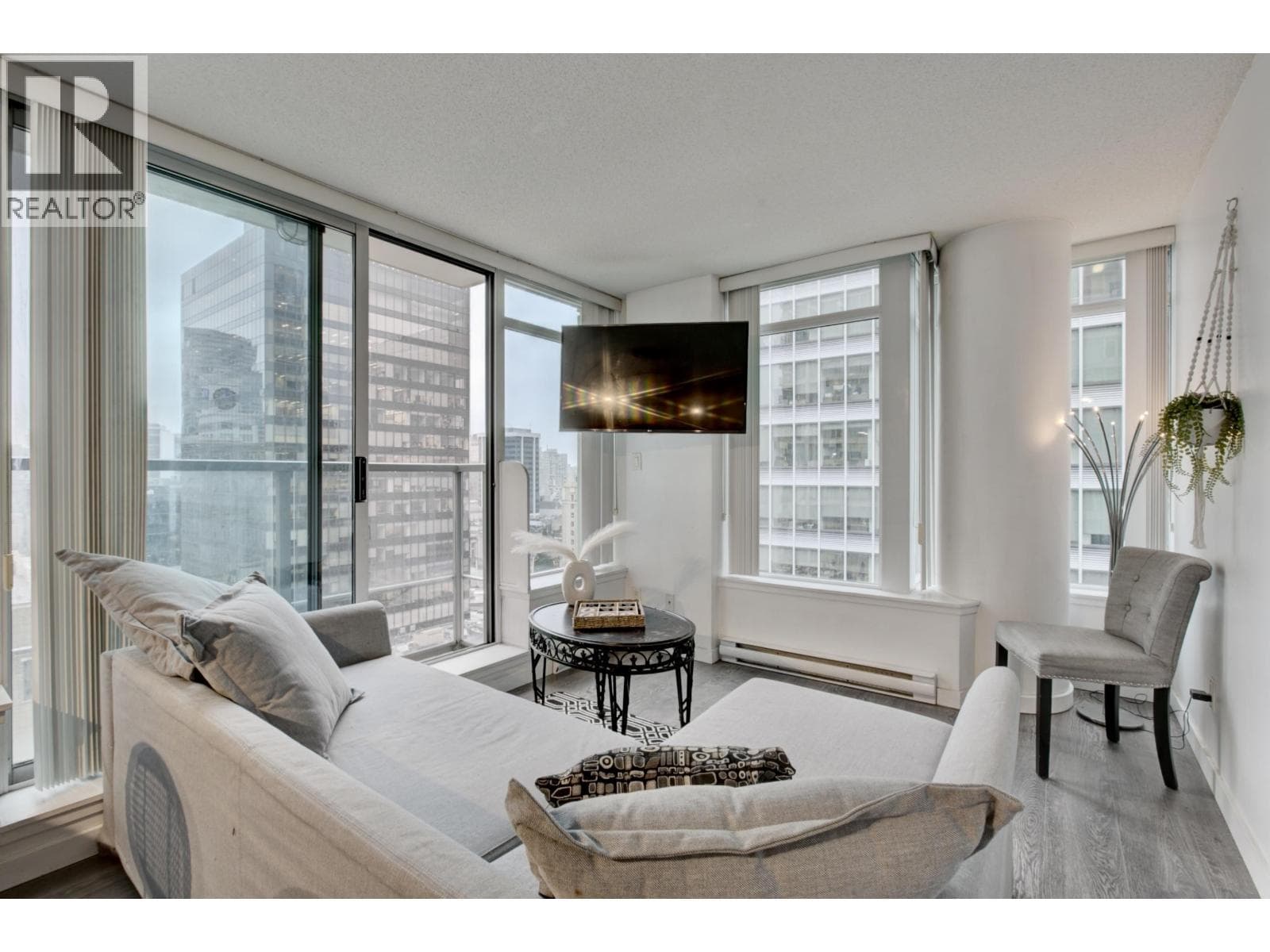 1505 610 GRANVILLE STREET