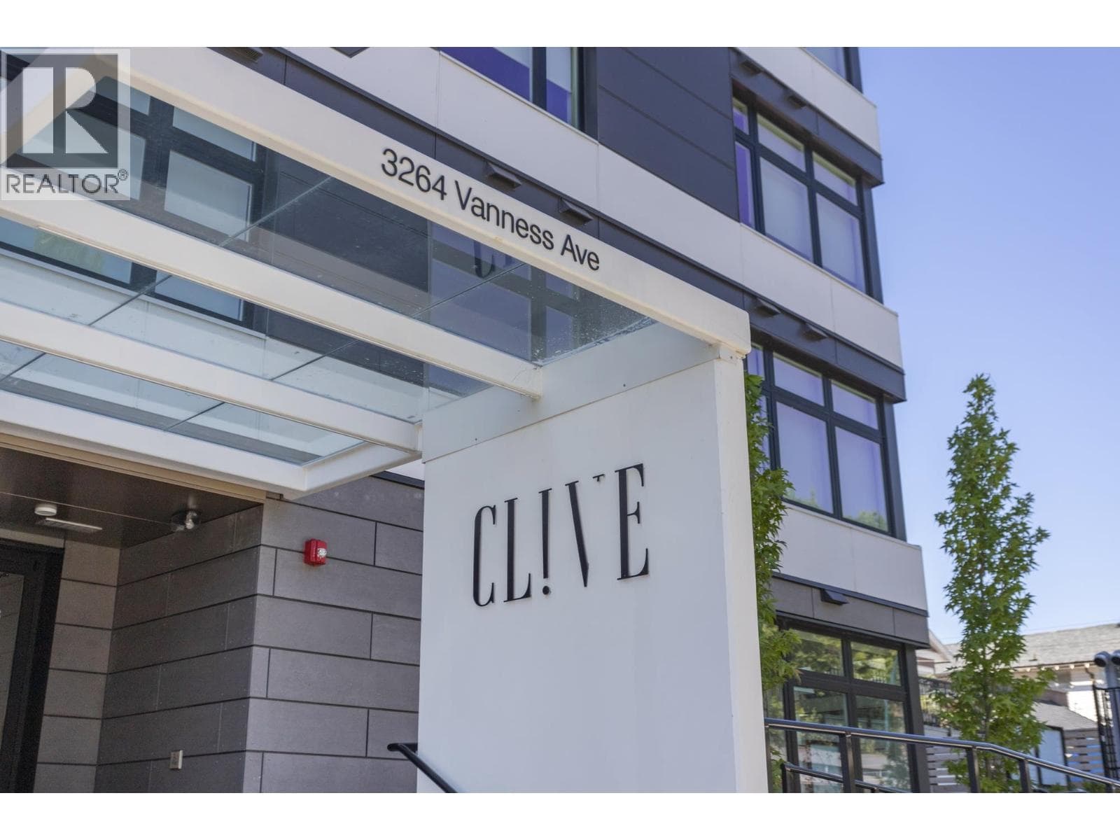 204 3264 VANNESS AVENUE