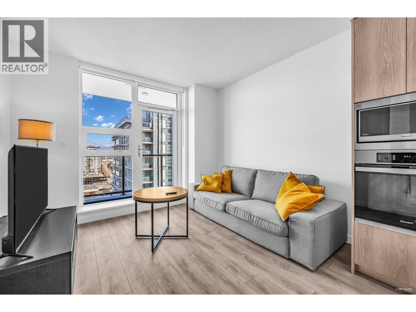 1204 6633 BUSWELL STREET