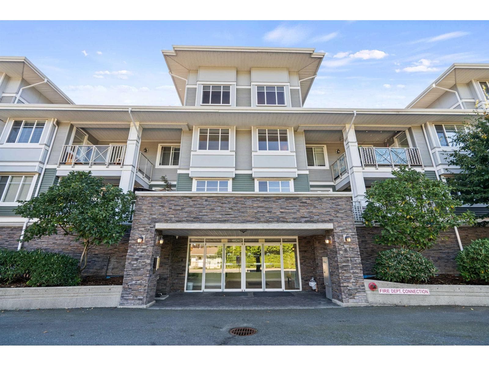 216 46262 FIRST AVENUE, Chilliwack Proper East