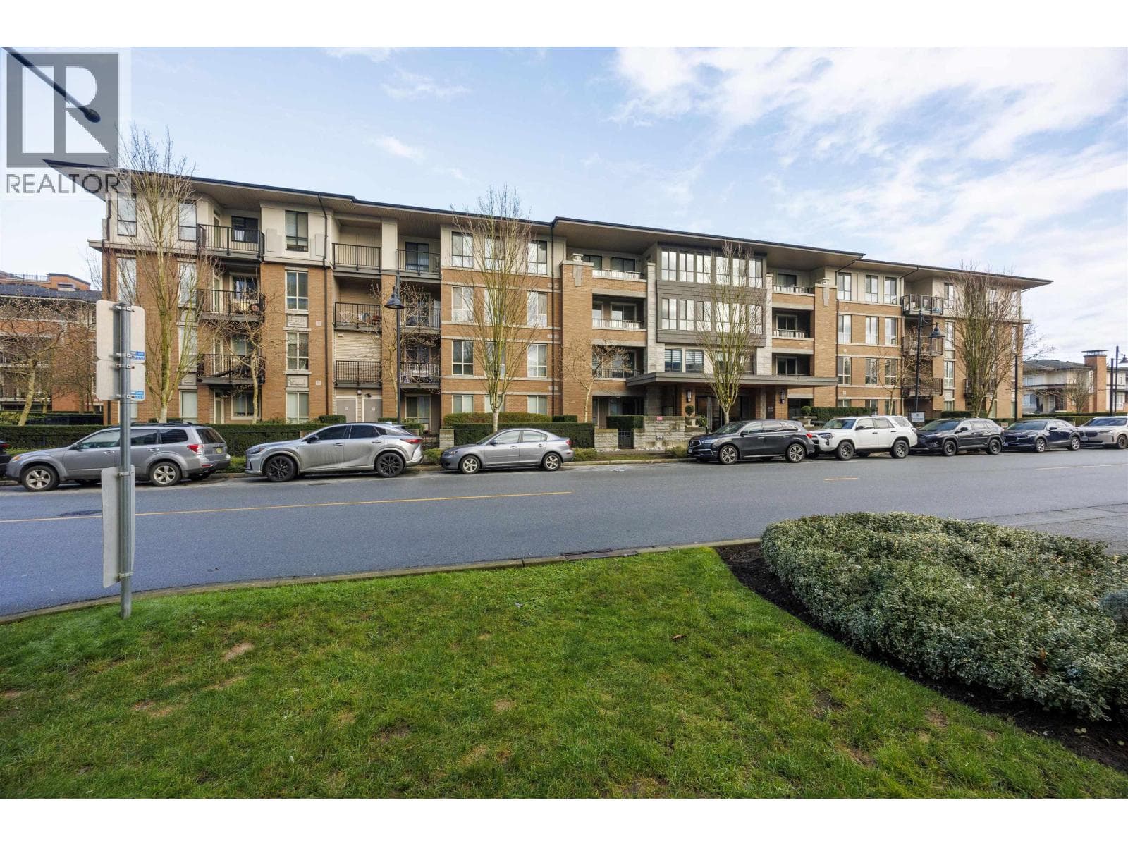 213 3107 WINDSOR GATE