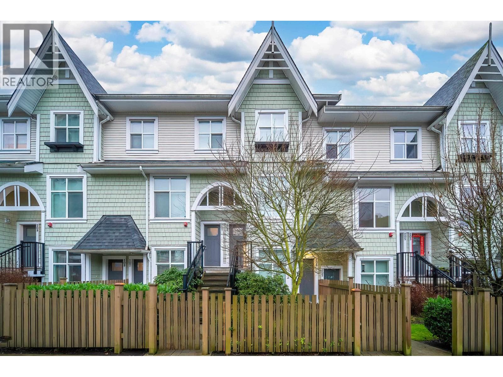 206 7250 18TH AVENUE