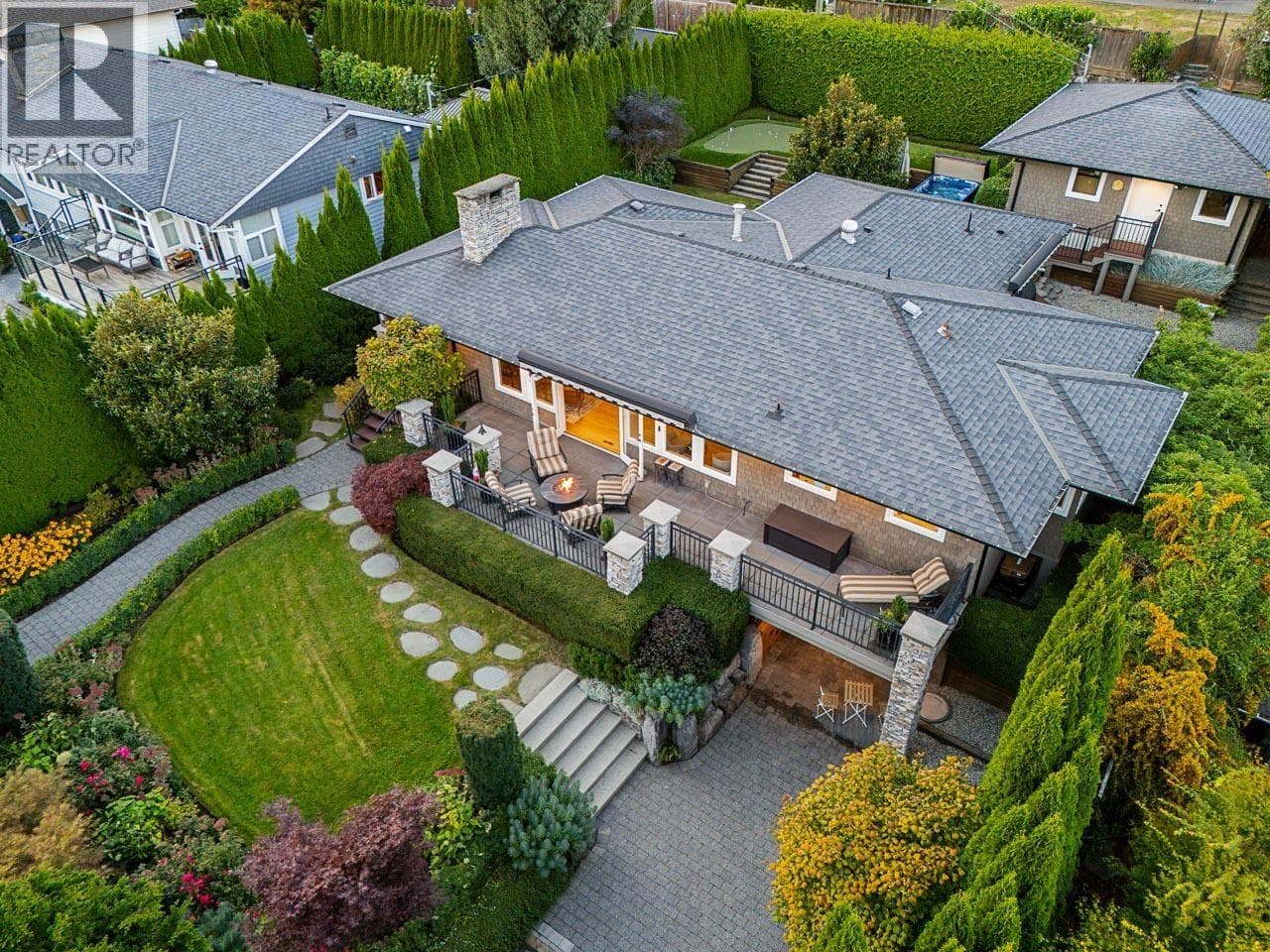 1425 PALMERSTON AVENUE