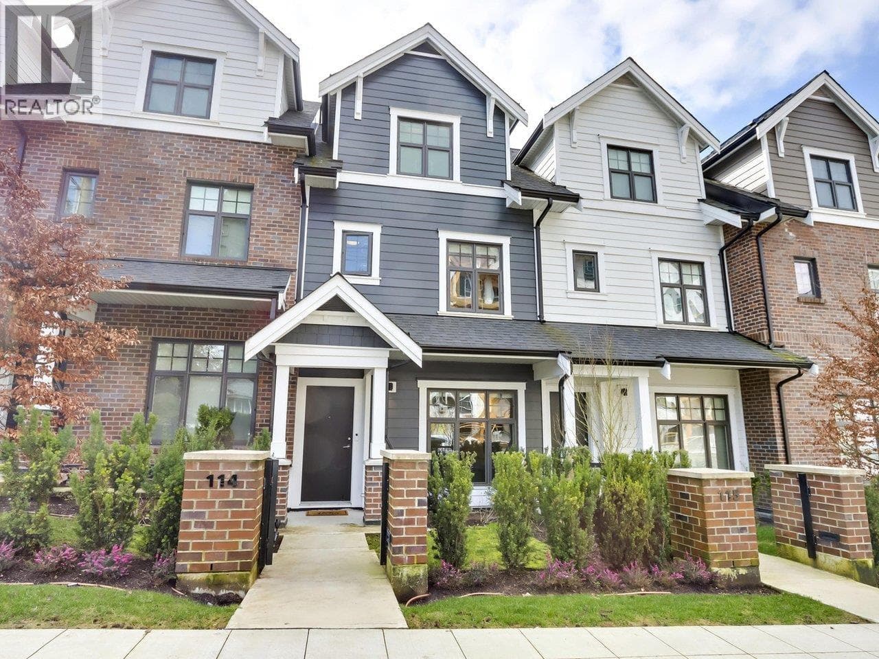 114 678 FAIRVIEW STREET