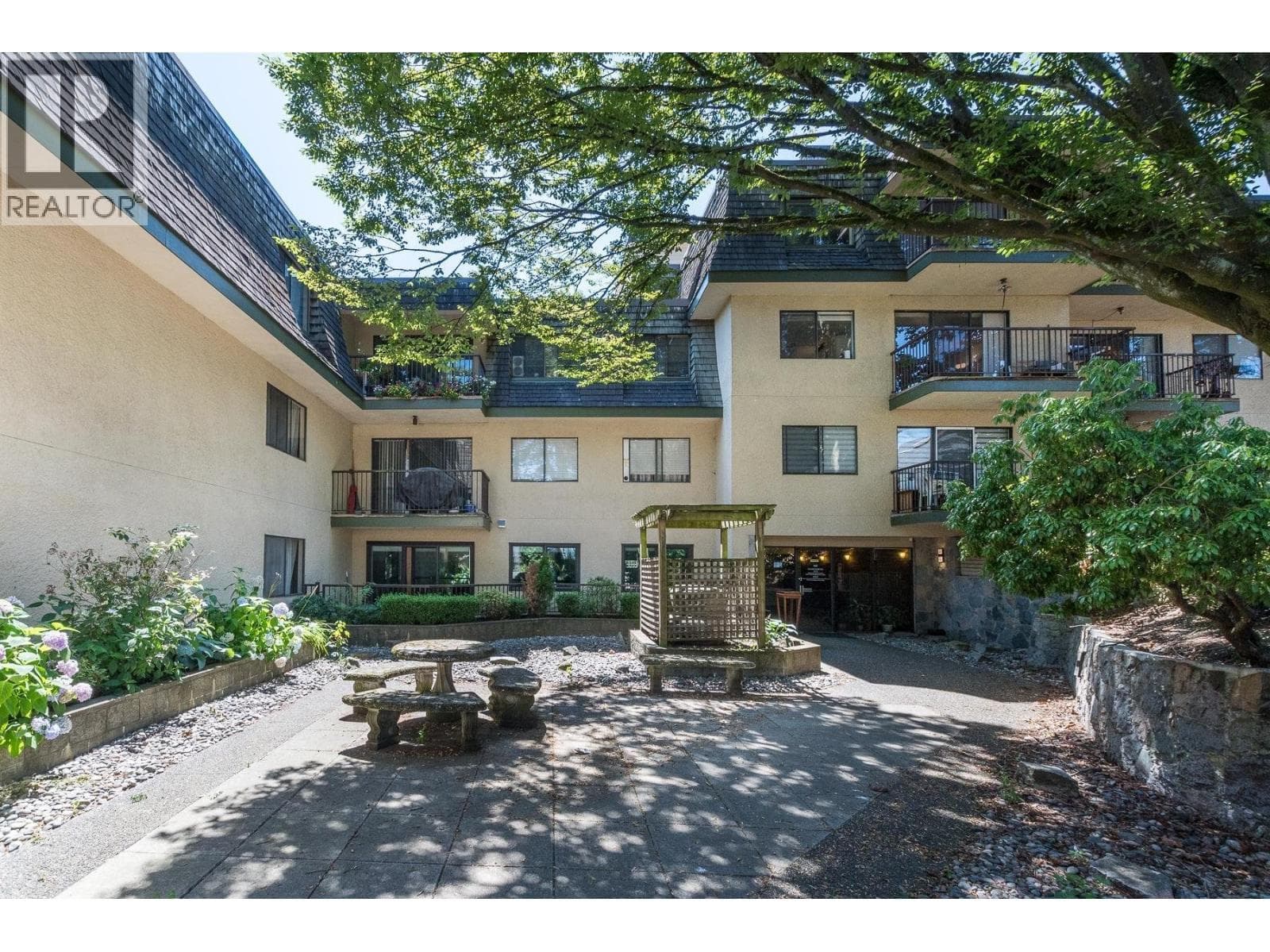 107 466 E EIGHTH AVENUE