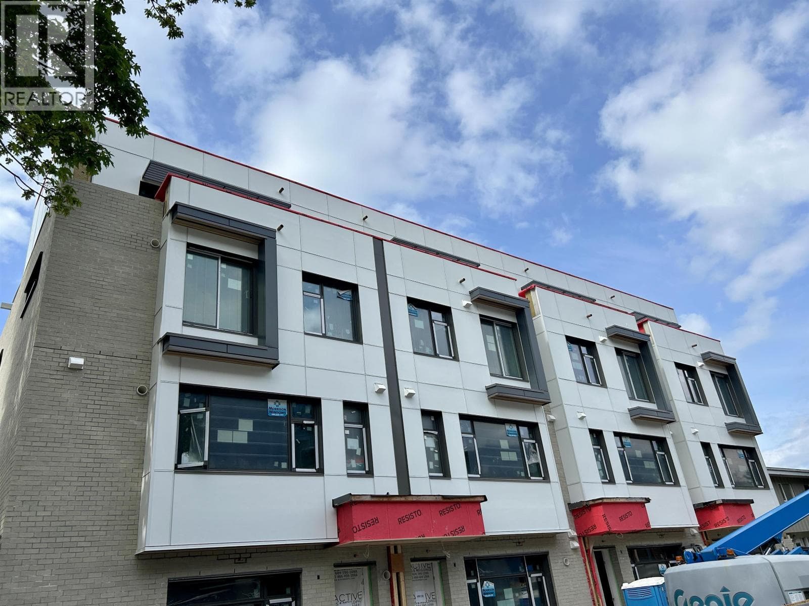 103A 103B-433 E 3RD STREET