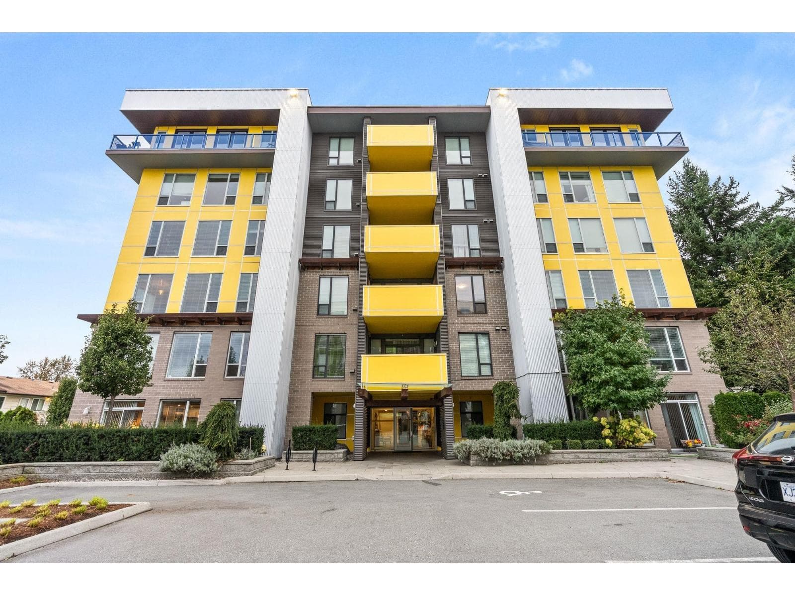 301 2555 WARE STREET