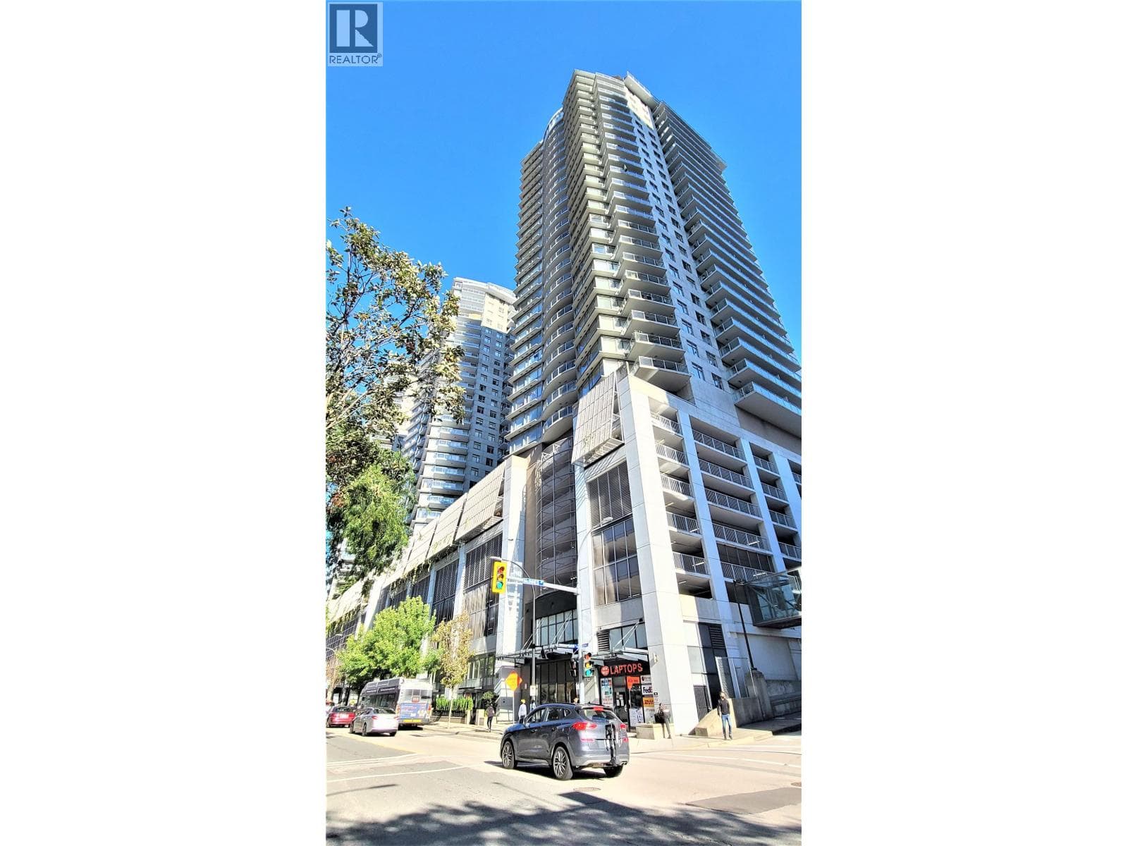 3309 892 CARNARVON STREET