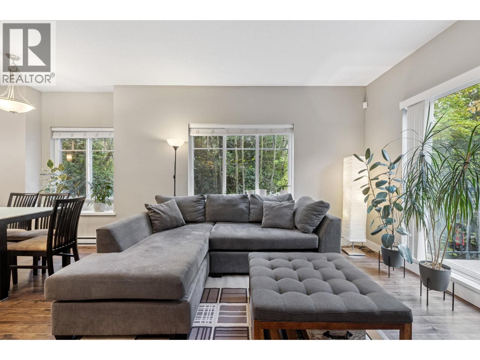 207 3888 NORFOLK STREET