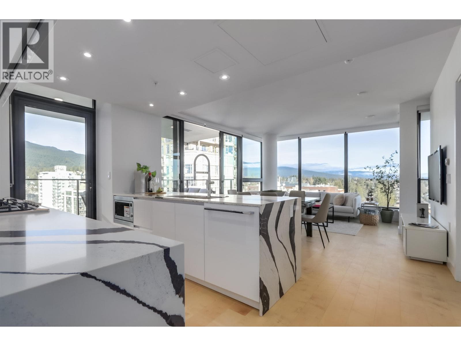 1309 135 E 13TH STREET