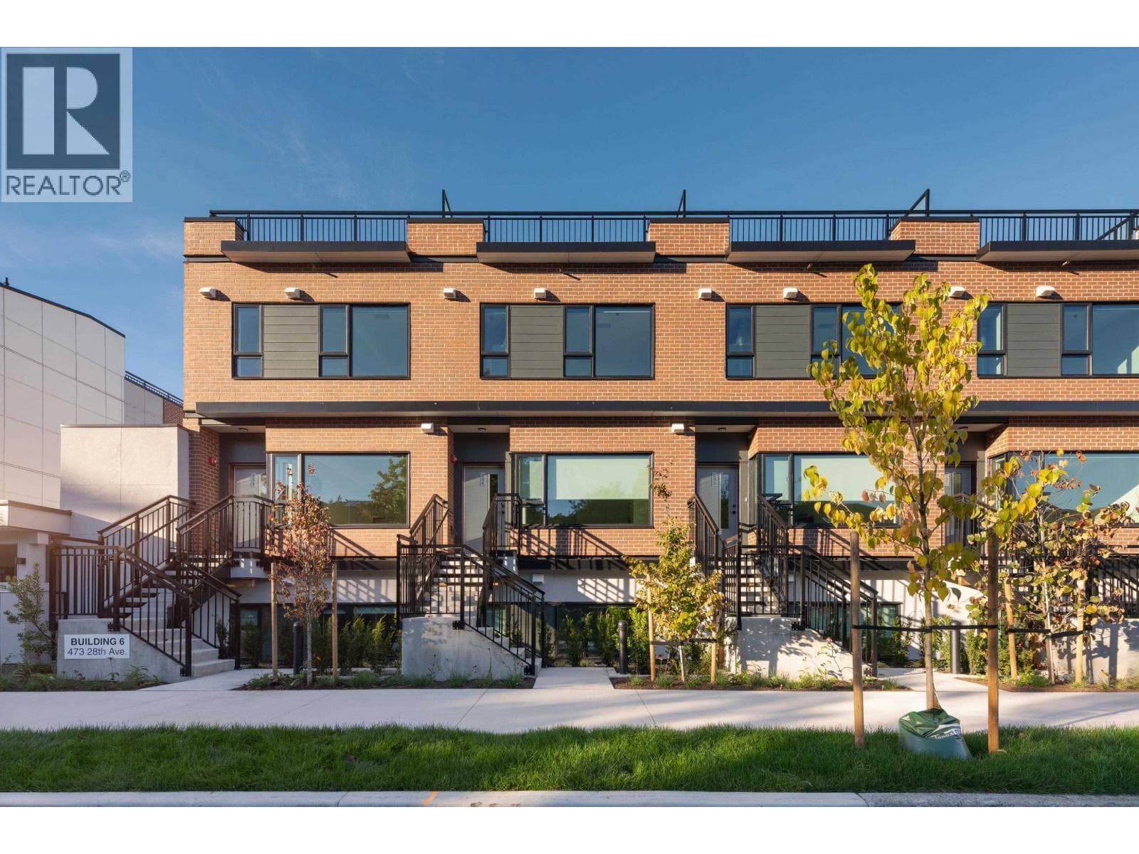 253 477 W 28TH AVENUE