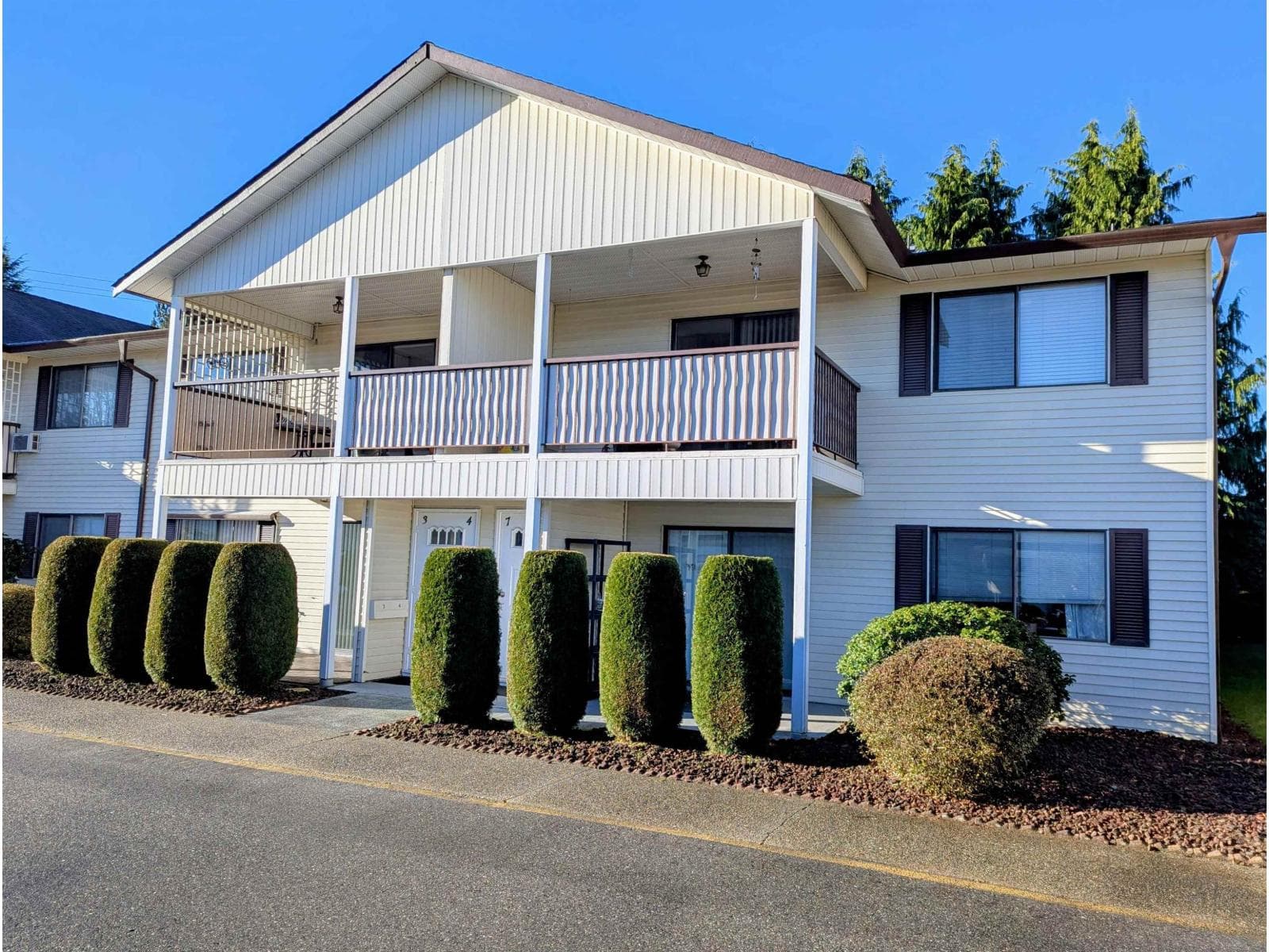 8 32959 GEORGE FERGUSON WAY