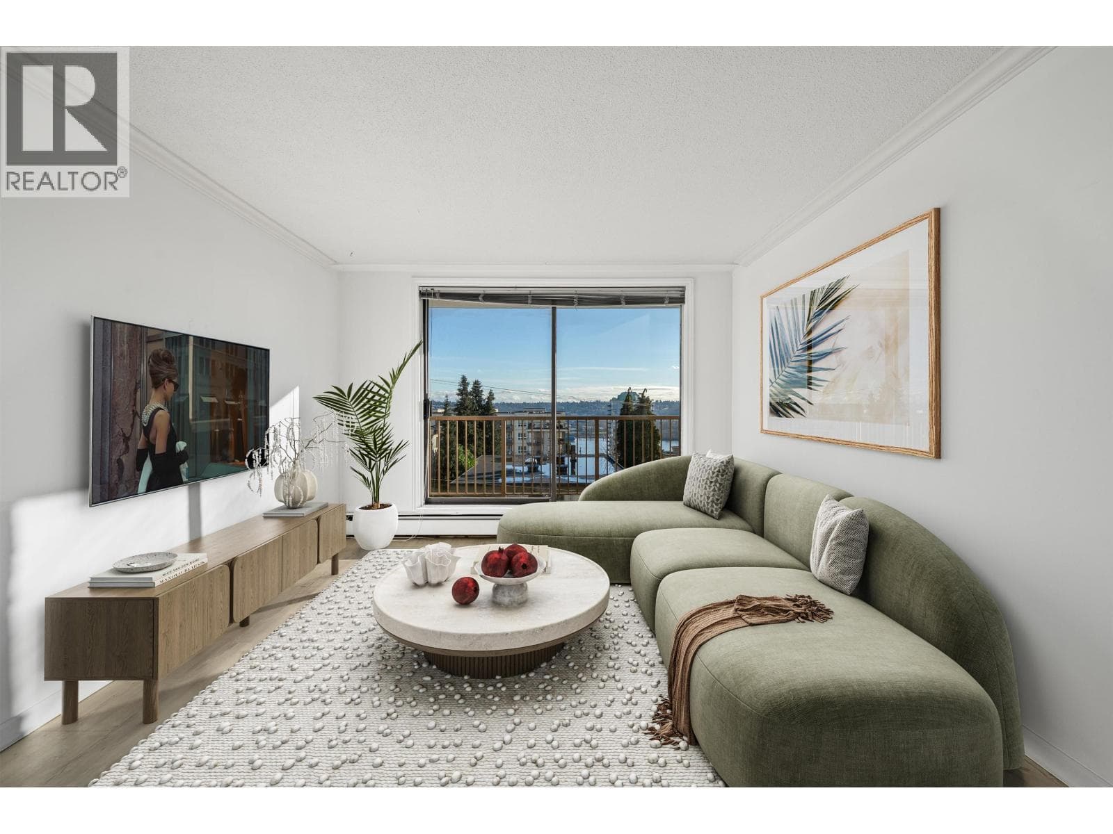 301 320 ROYAL AVENUE