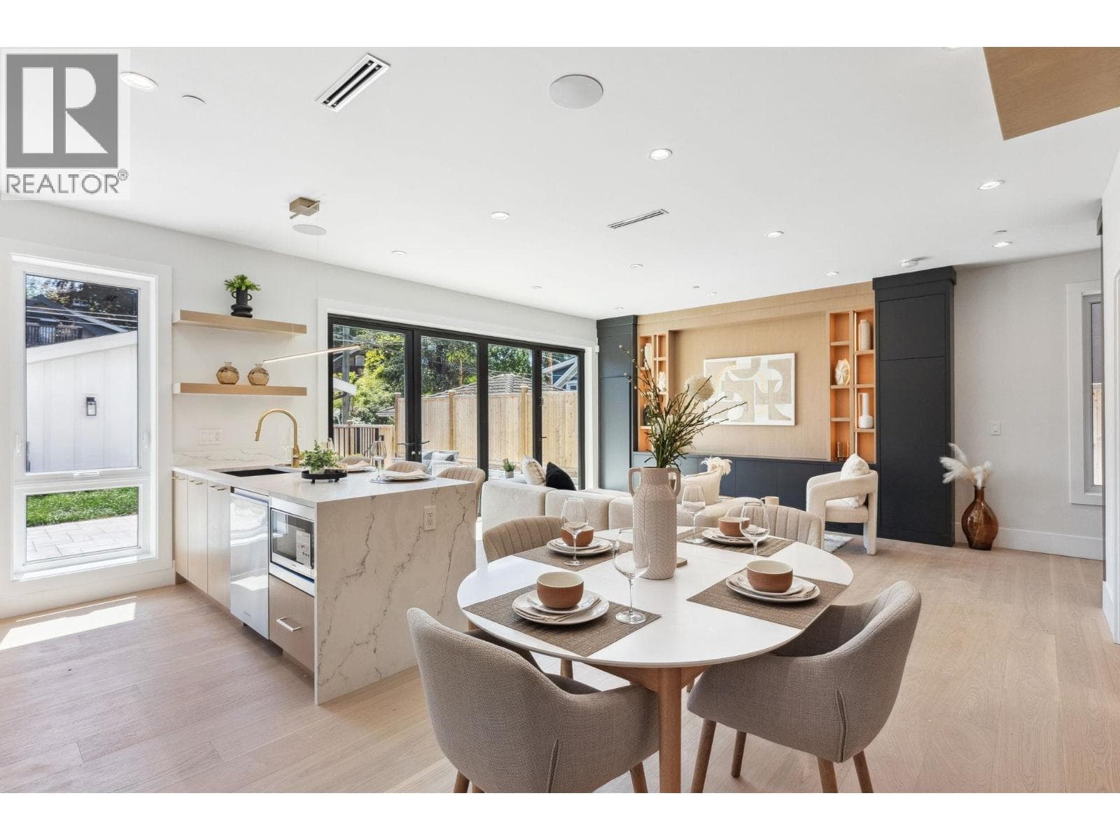 #2 2244 E 11TH AVENUE