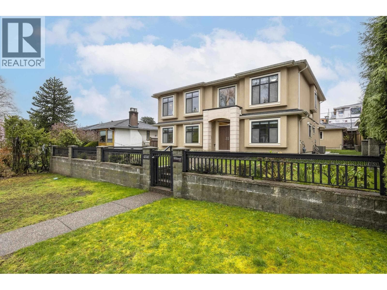 4346 WILDWOOD CRESCENT
