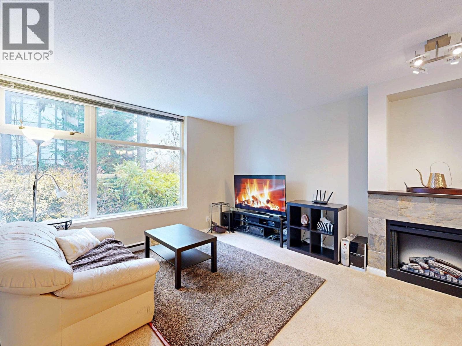 101 9298 UNIVERSITY CRESCENT