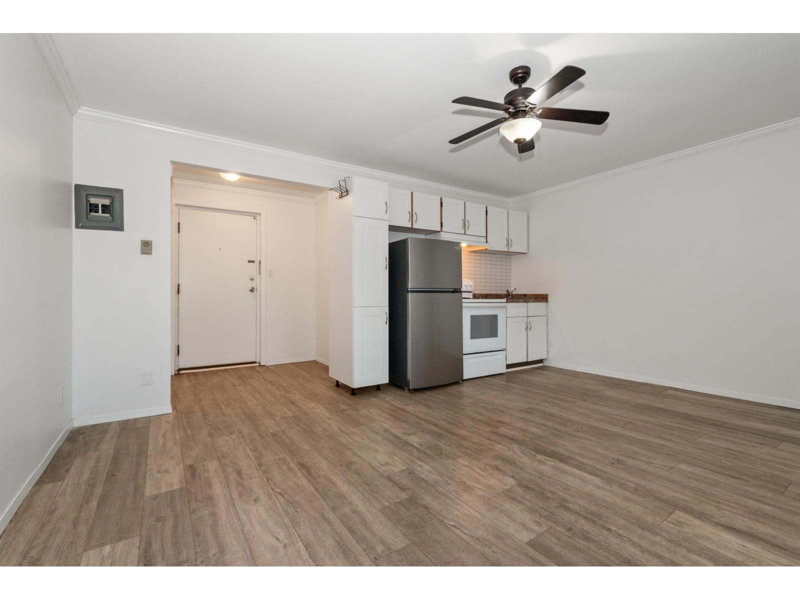 9 450 ESPLANADE AVENUE, Harrison Hot Springs