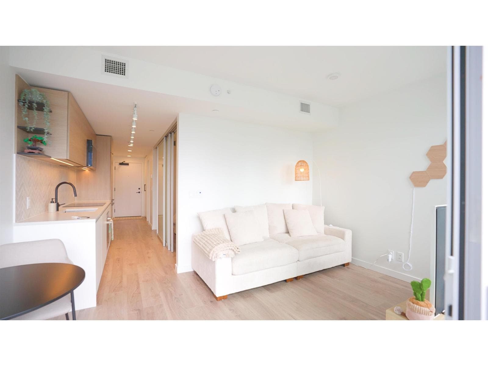 1409 13428 105 AVENUE