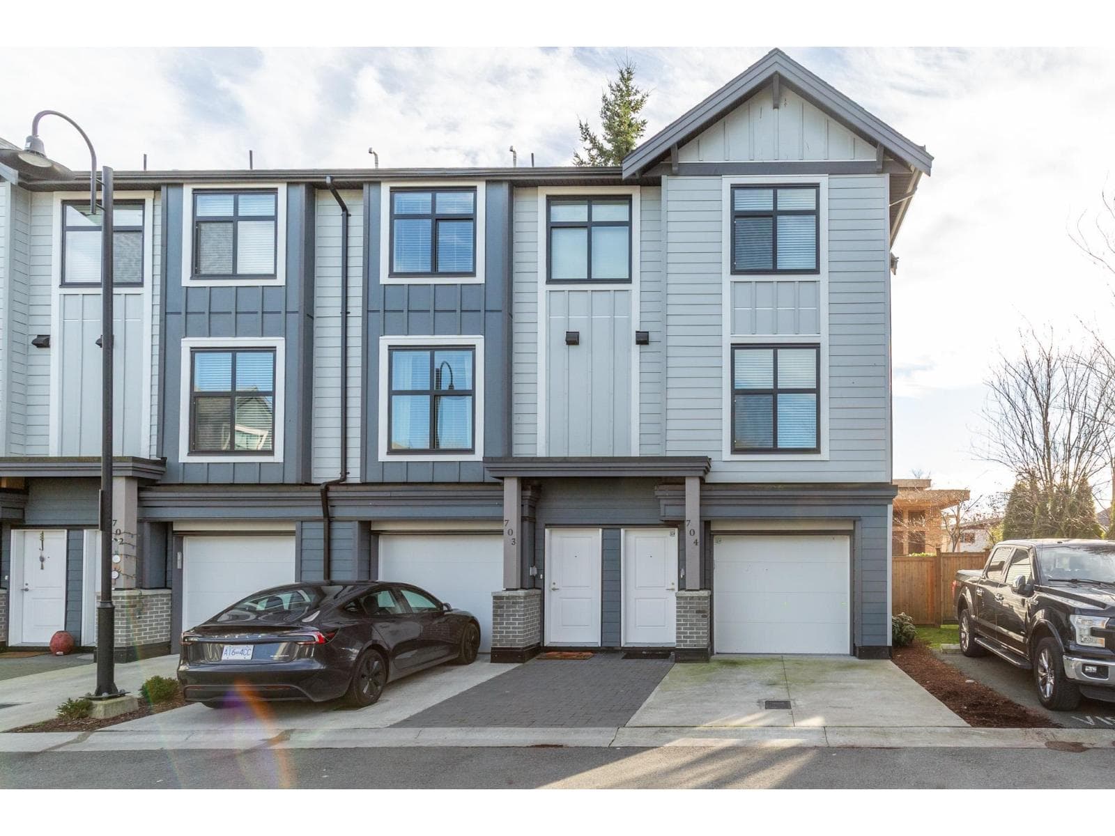 704 2267 MCKENZIE ROAD