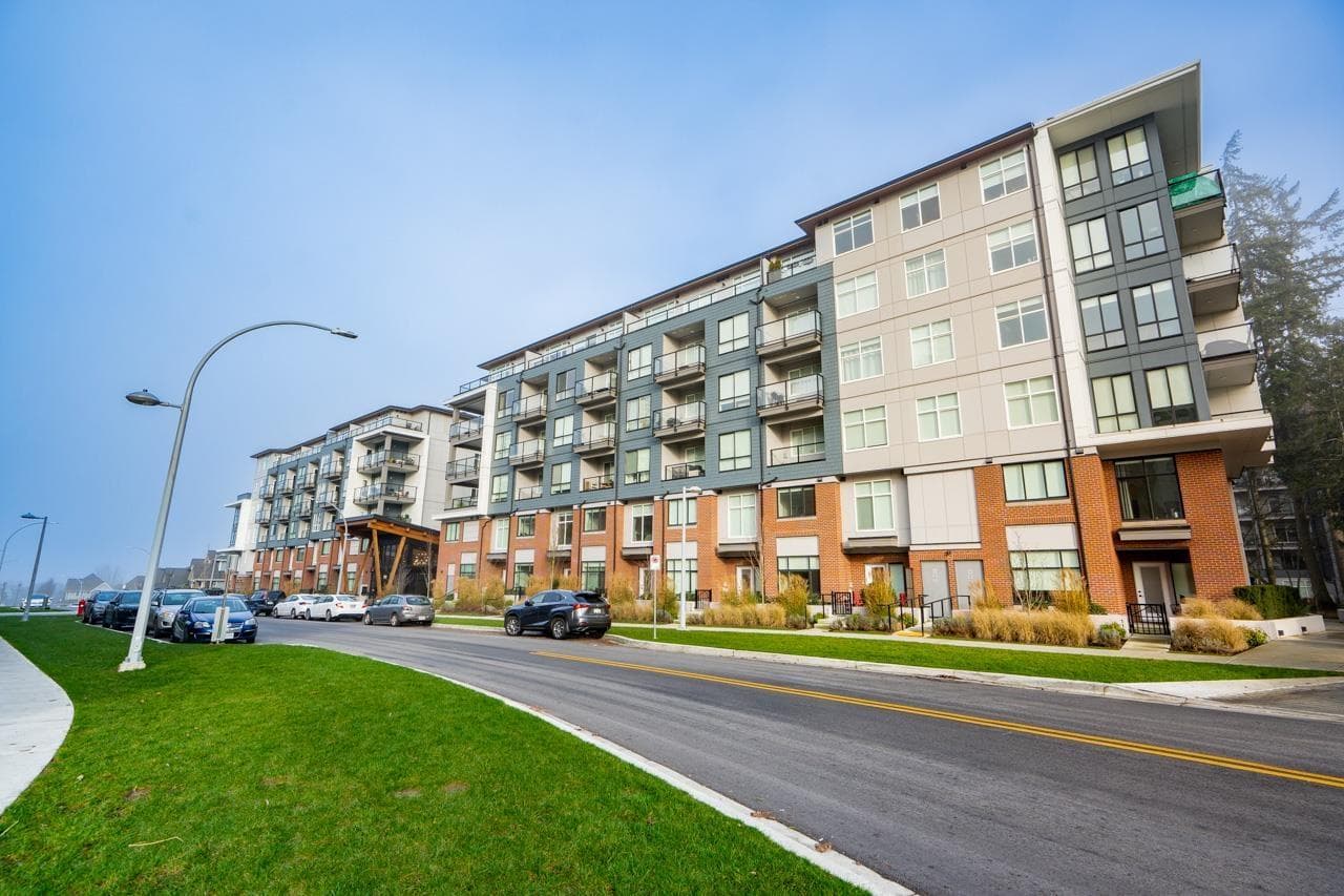 208 3528 146A STREET