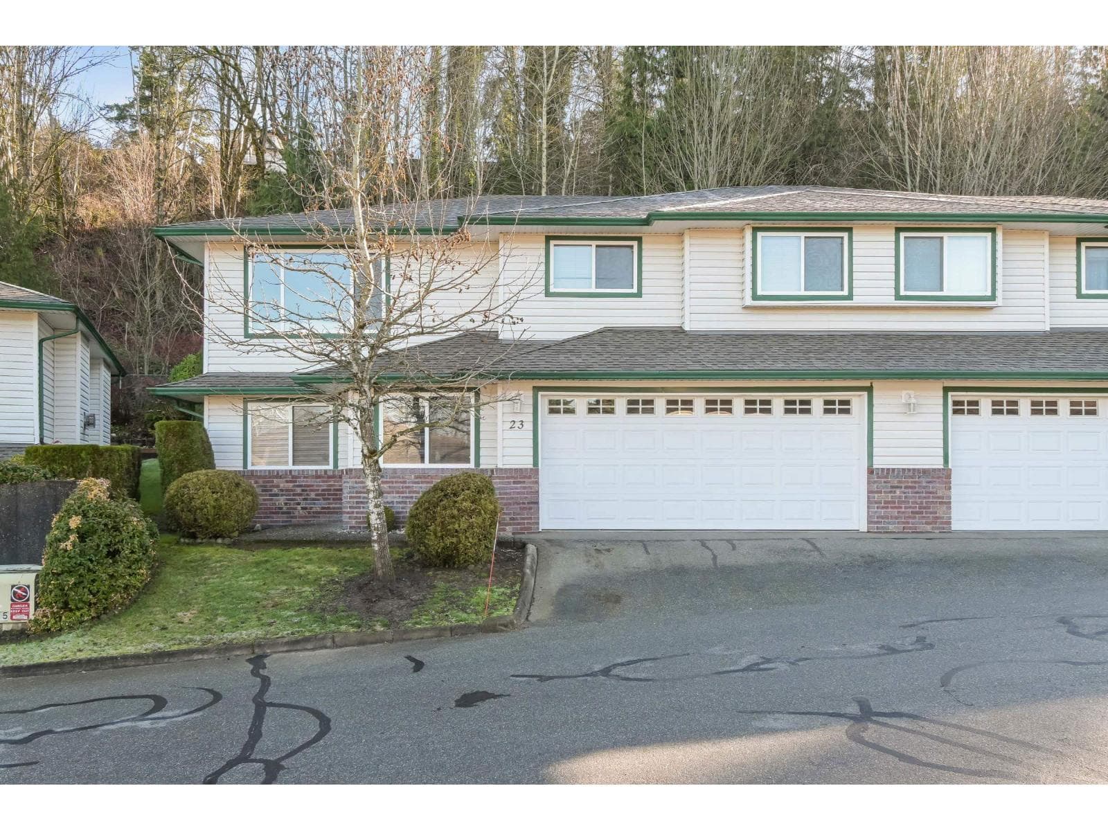 23 34250 HAZELWOOD AVENUE