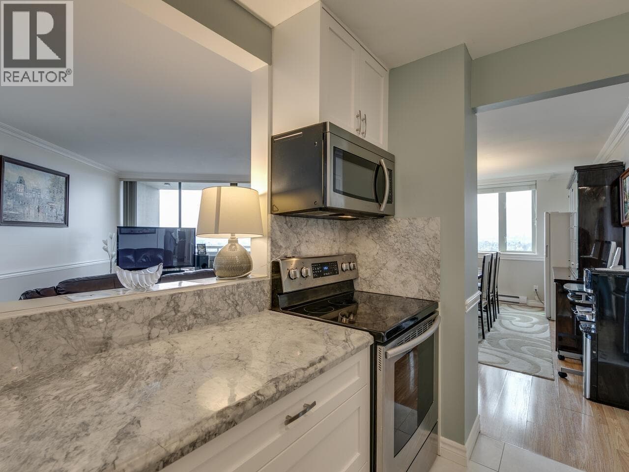 902 3920 HASTINGS STREET