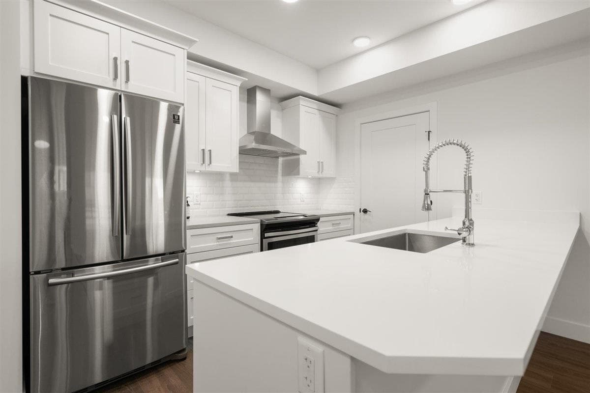 101 33568 GEORGE FERGUSON WAY