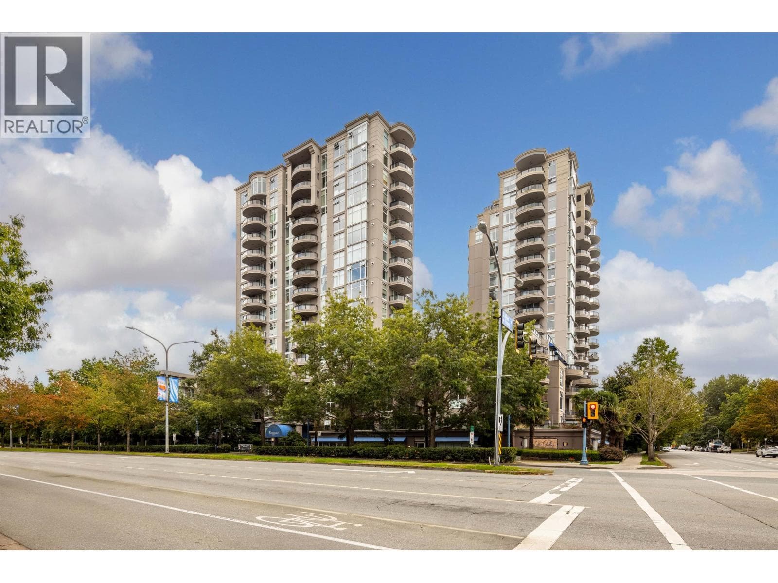 702 8460 GRANVILLE AVENUE