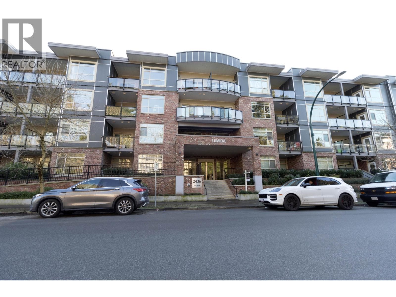 407 2436 KELLY AVENUE