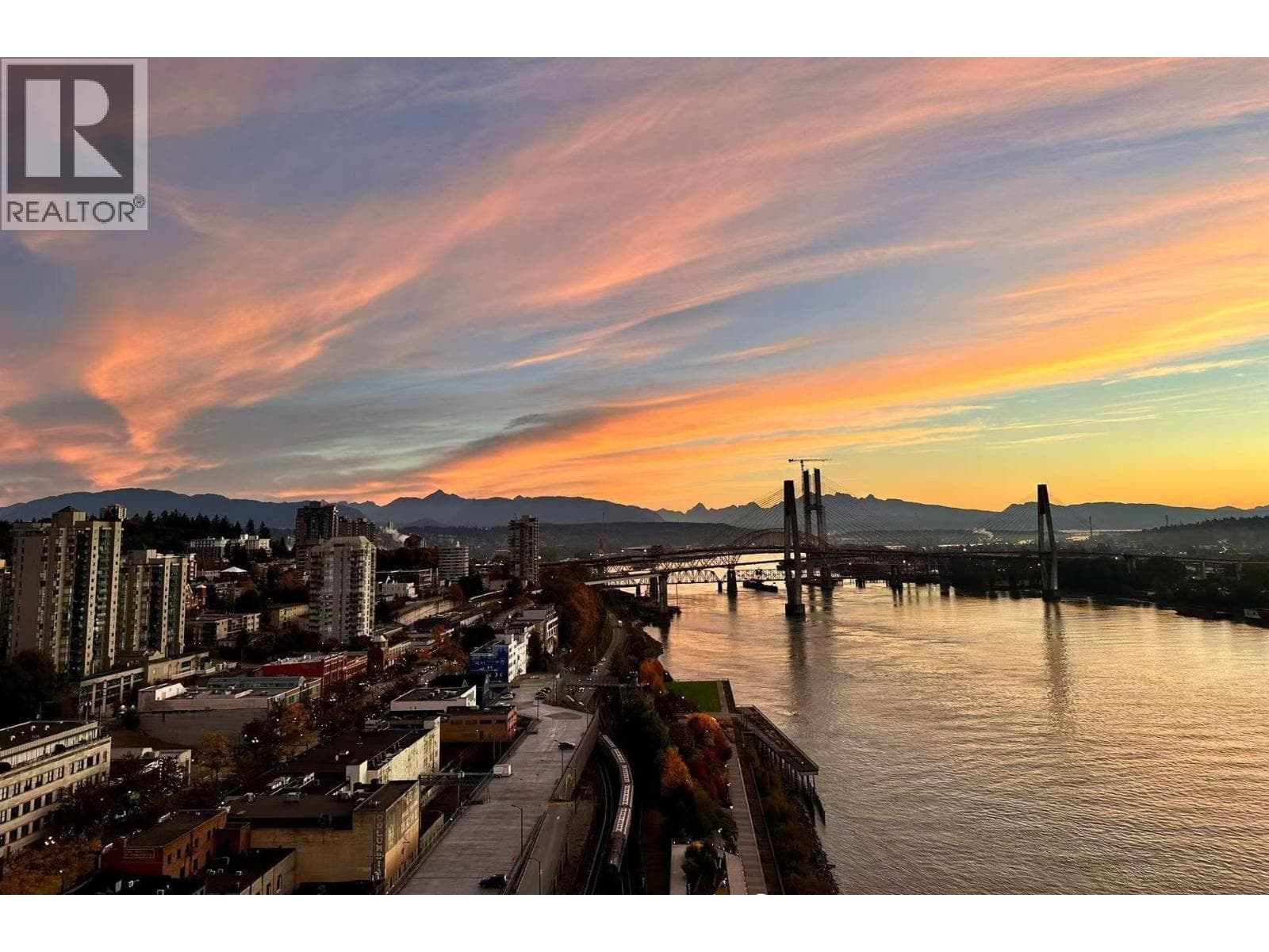 2103 660 QUAYSIDE DRIVE