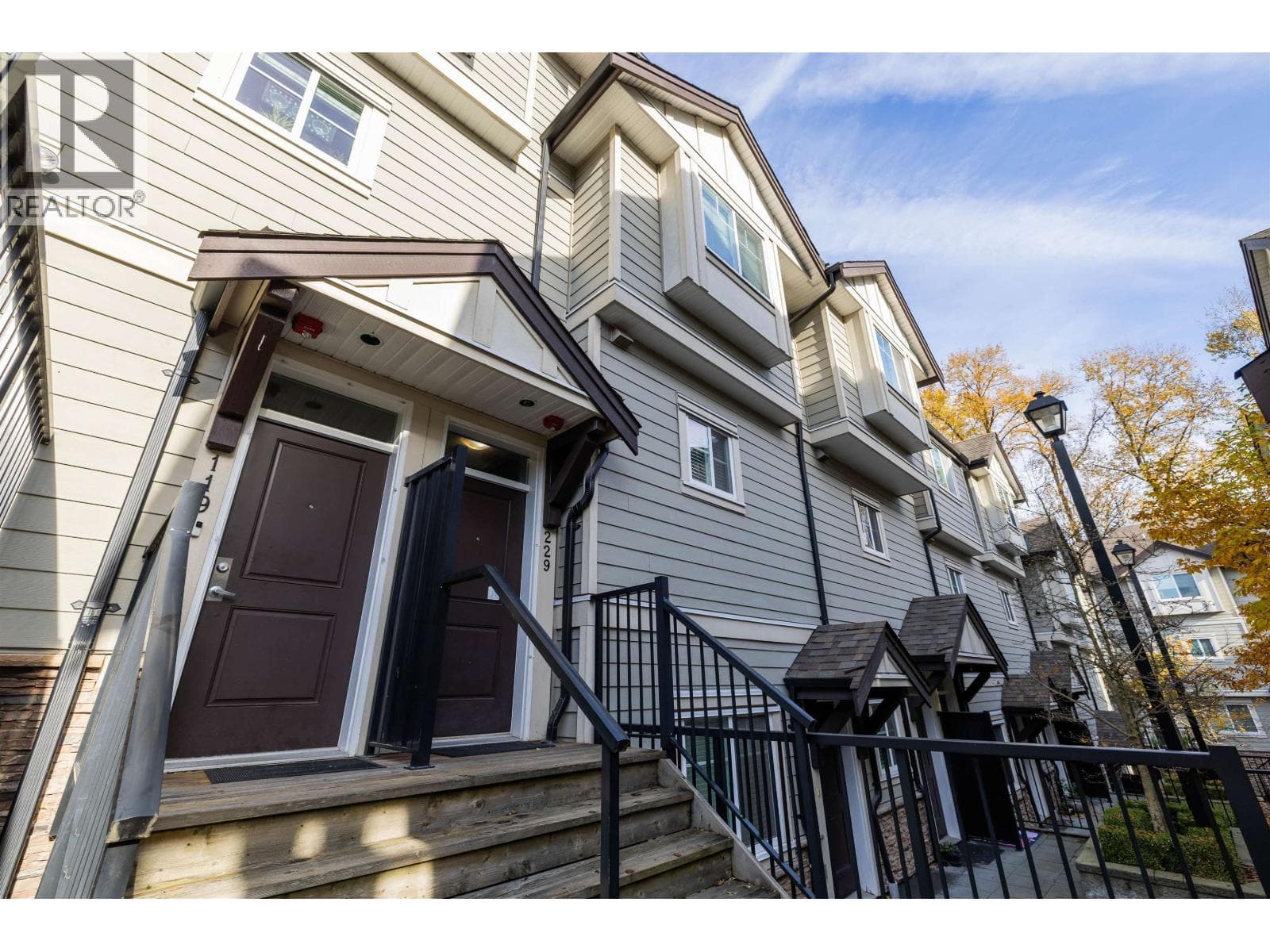 229 3888 NORFOLK STREET