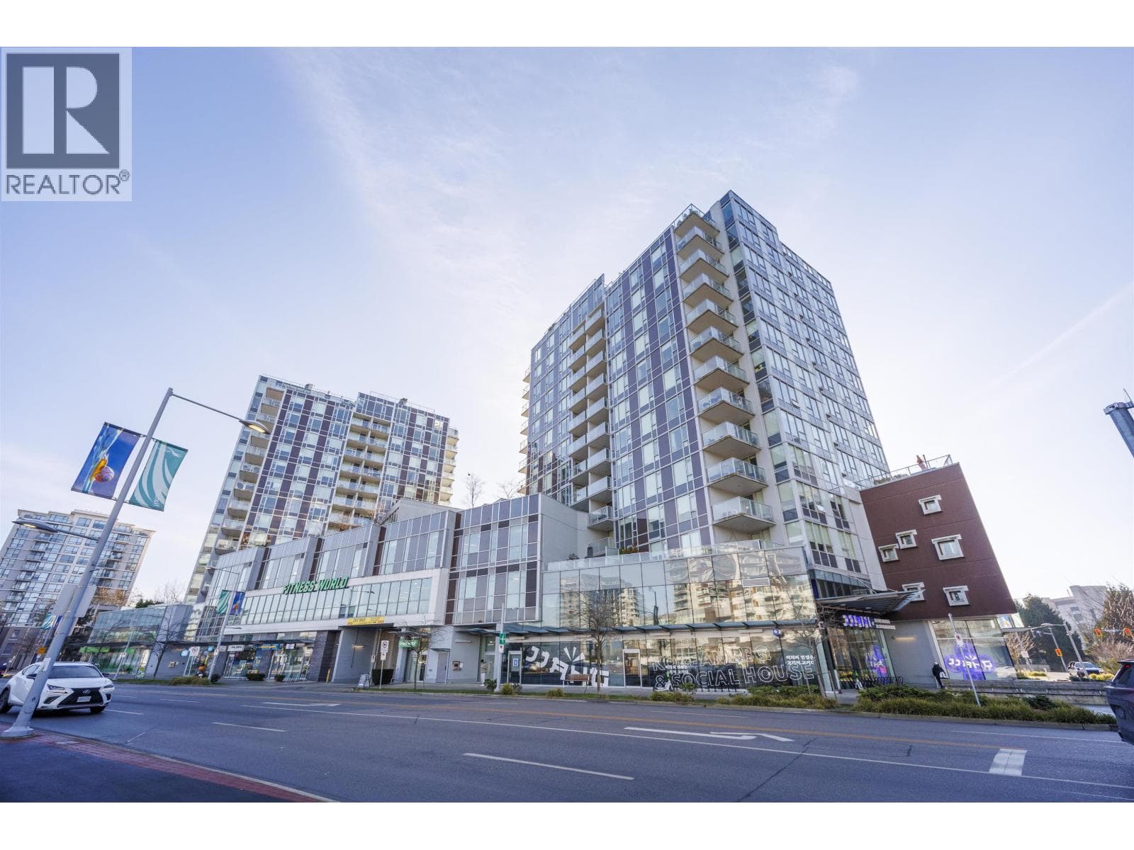 310 7468 LANSDOWNE ROAD