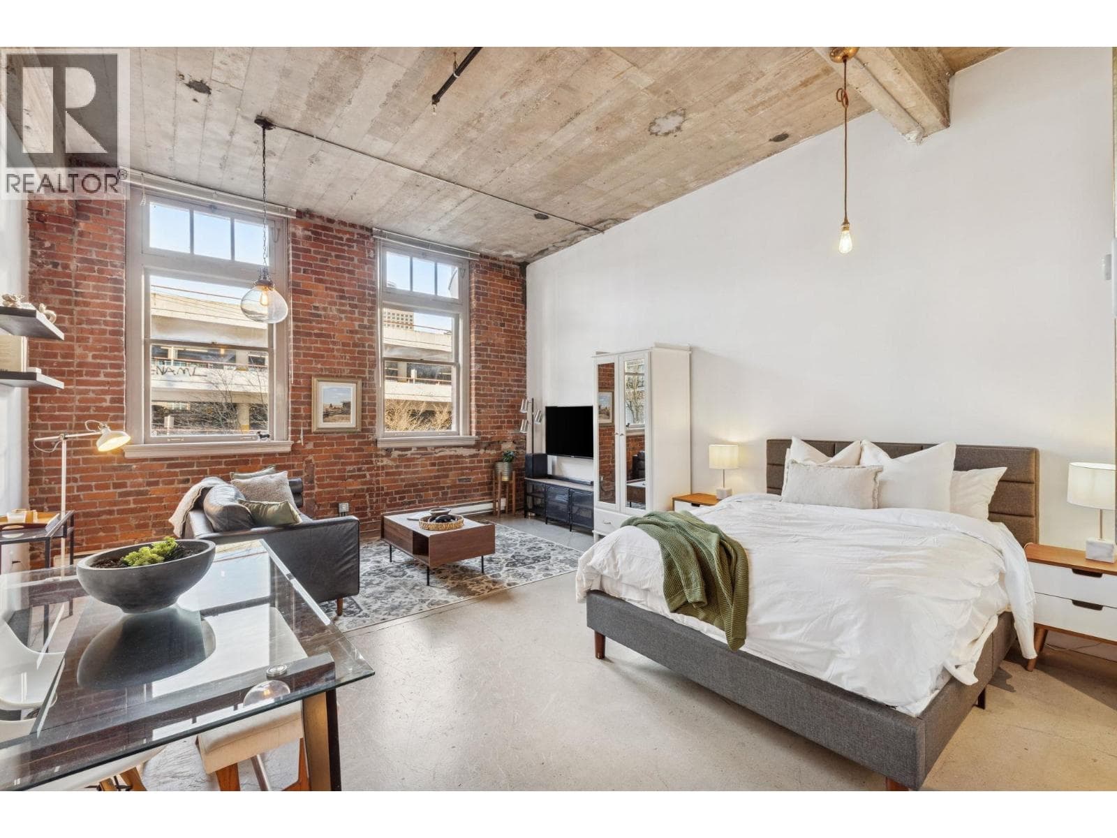 206 546 BEATTY STREET