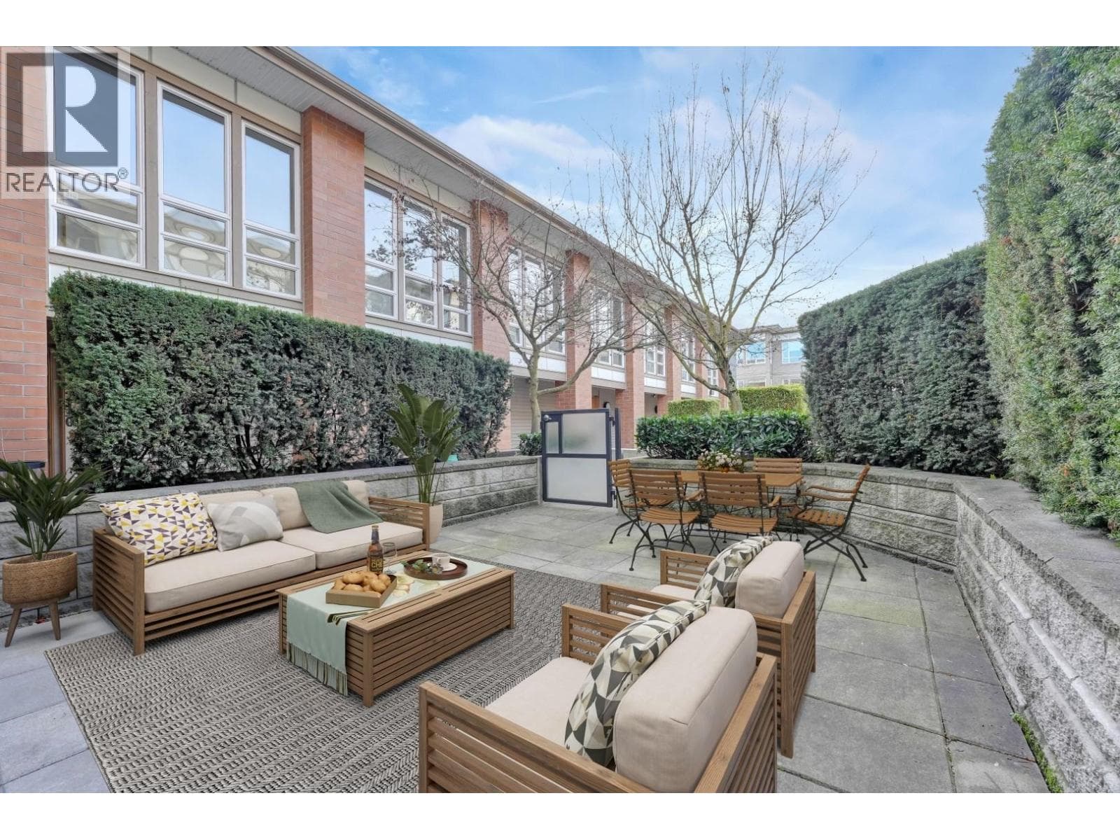 215 12339 STEVESTON HIGHWAY