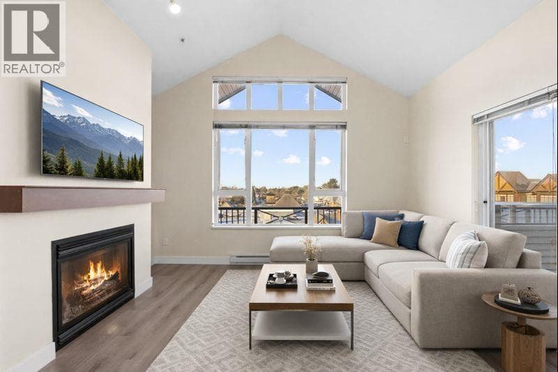 417 7089 MONT ROYAL SQUARE