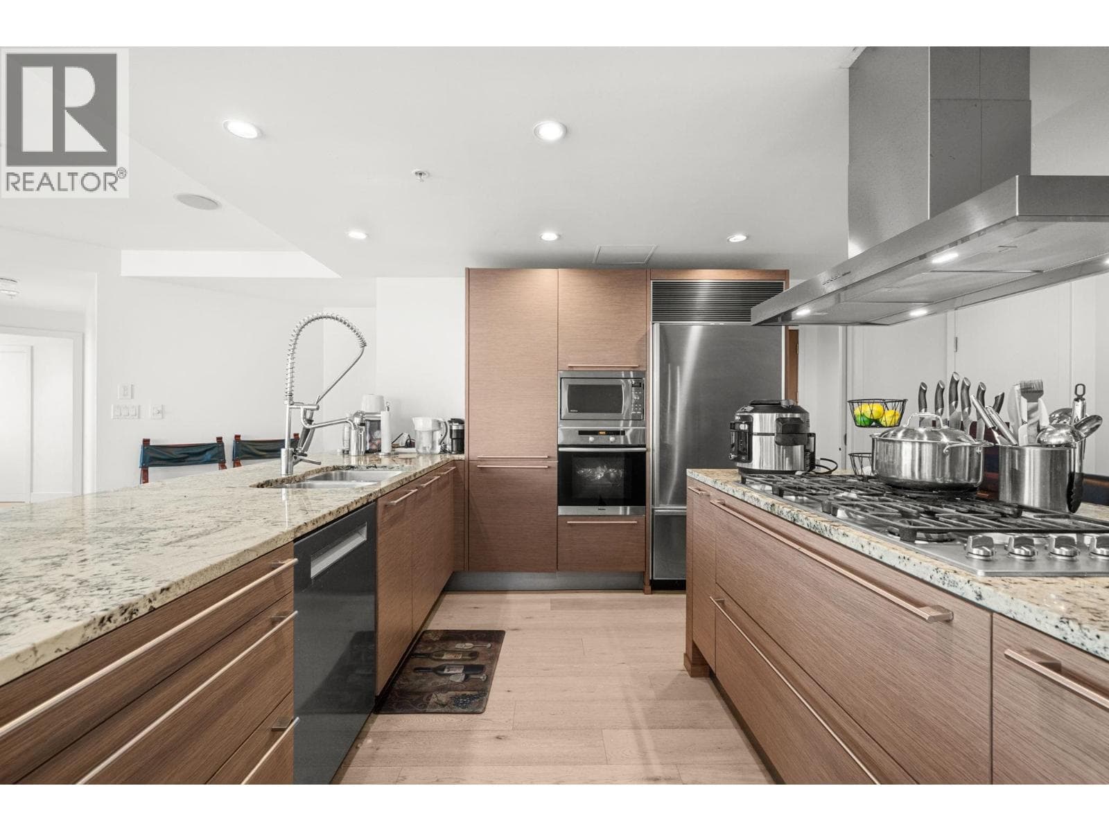 3001 1111 ALBERNI STREET