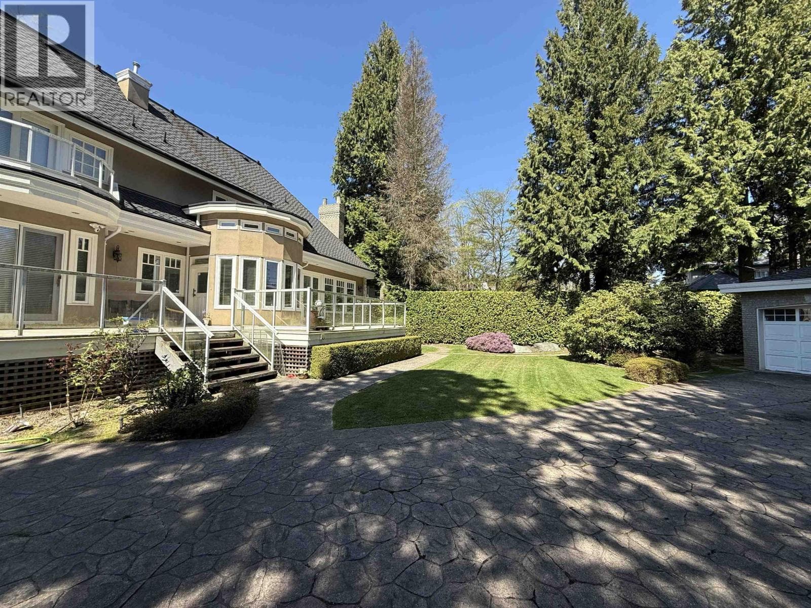 Basement Suite 5938 CHURCHILL STREET