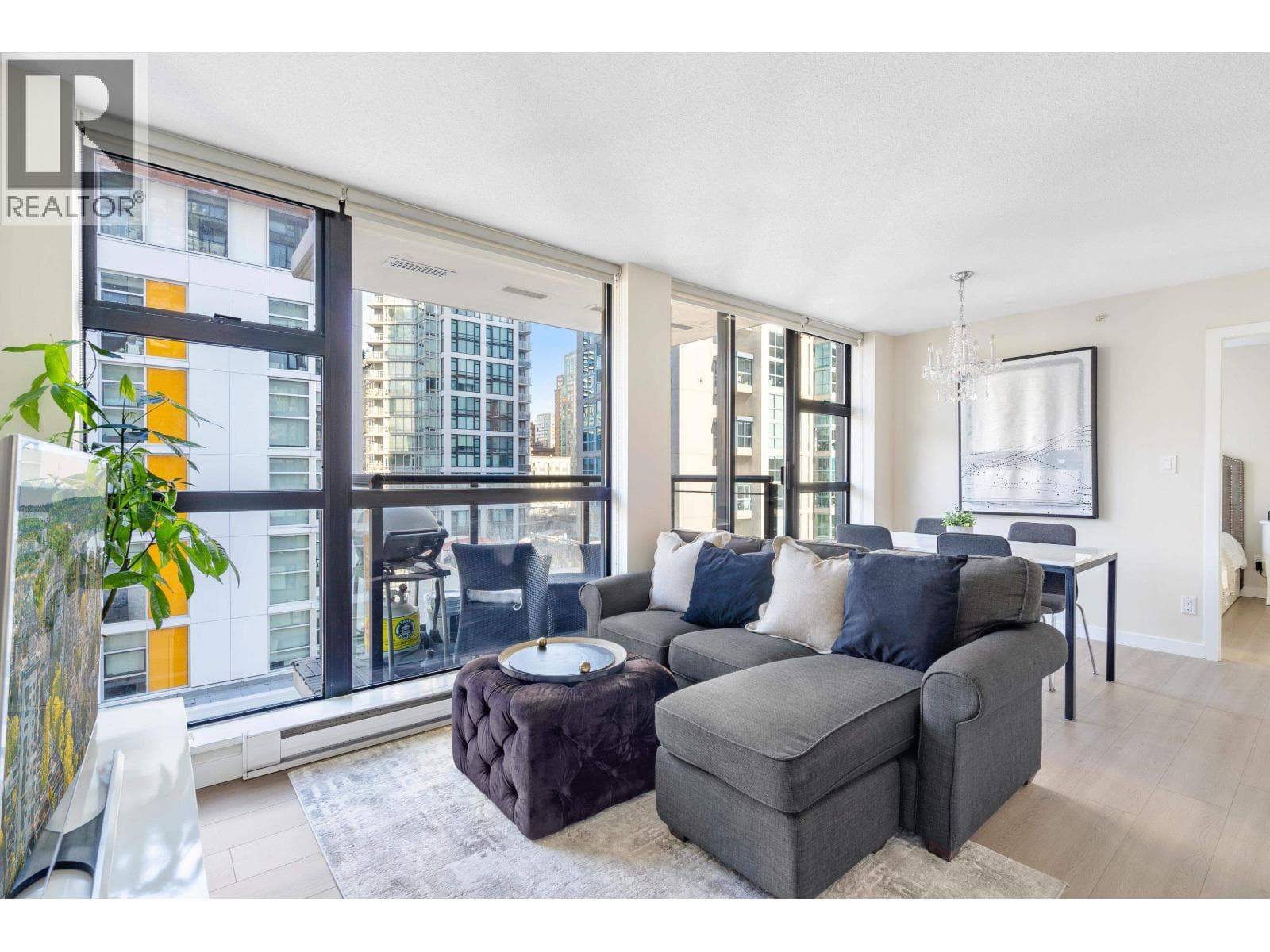 1009 1295 RICHARDS STREET